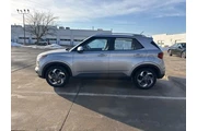 $22999 : Hyundai VENUE 2025 SEL 4dr C thumbnail