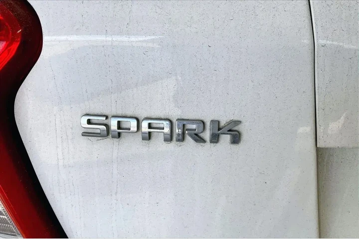 $7569 : Chevrolet Spark 2016 1LT Man image 9