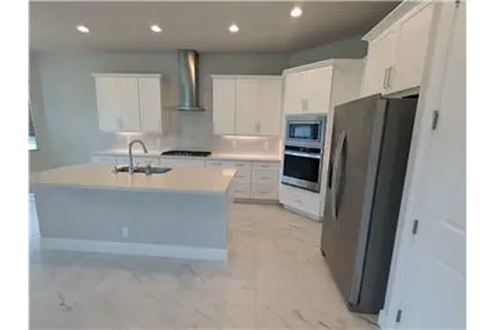 $6200 : Rental property with 5 bedro image 2