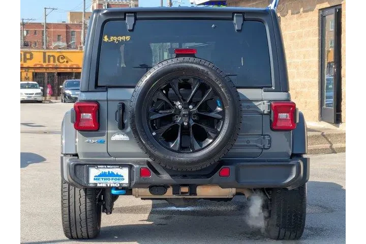 $27976 : Jeep Wrangler 2023 4x4 Sahar image 5