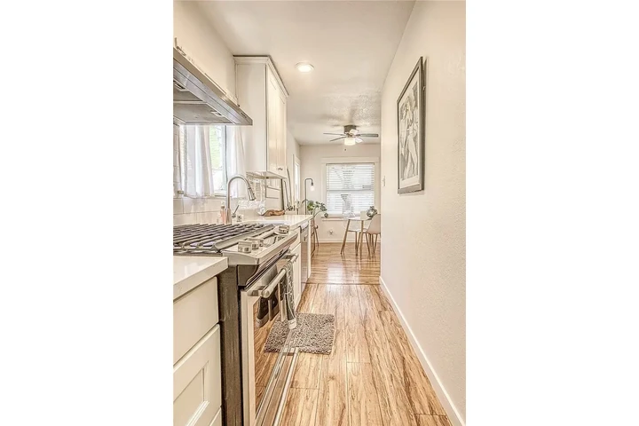 $1170 : Cozy and Affordable 1bd 1ba image 7