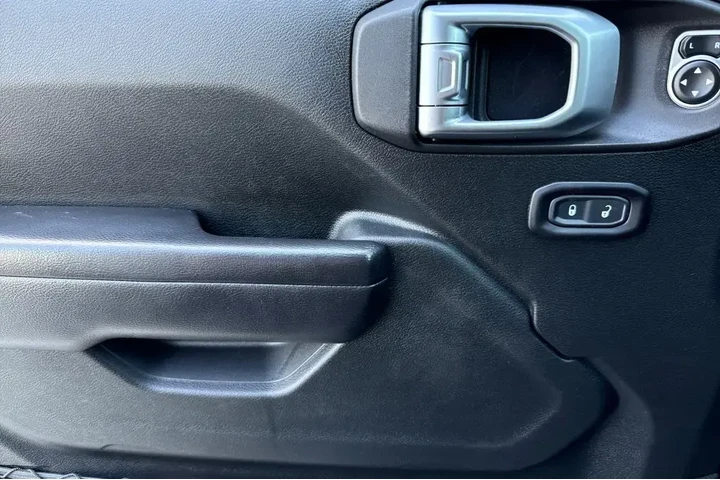 $22997 : Jeep Wrangler Unlimited 2020 image 8