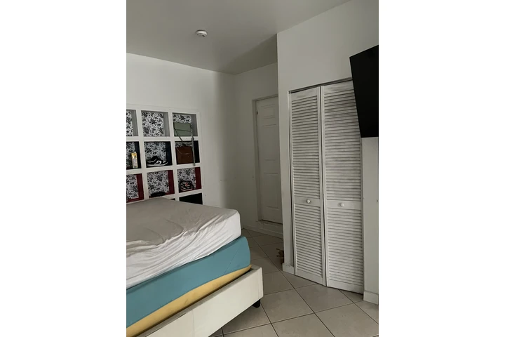 $1200 : Cuarto image 5