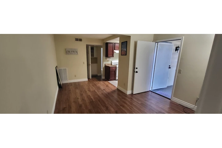 $1600 : Se renta apartamento image 2