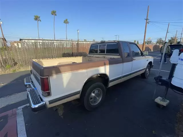 $1100 : GMC Sierra s-15 image 5