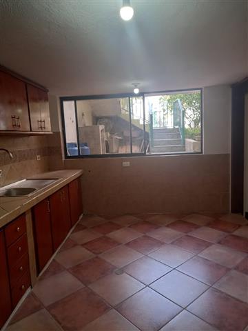 $250 : Arriendo Departamento Ponceano image 1