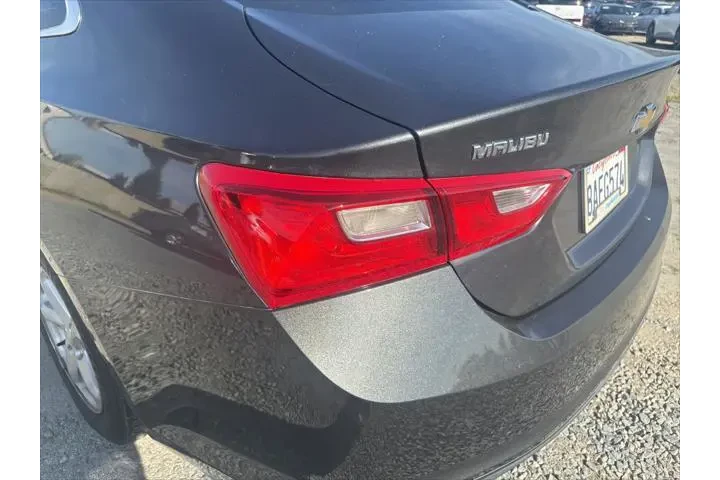 $9777 : Chevrolet Malibu 2017 LS 4dr image 10