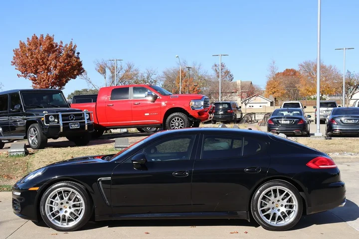 $34959 : 2016 Panamera Edition image 7