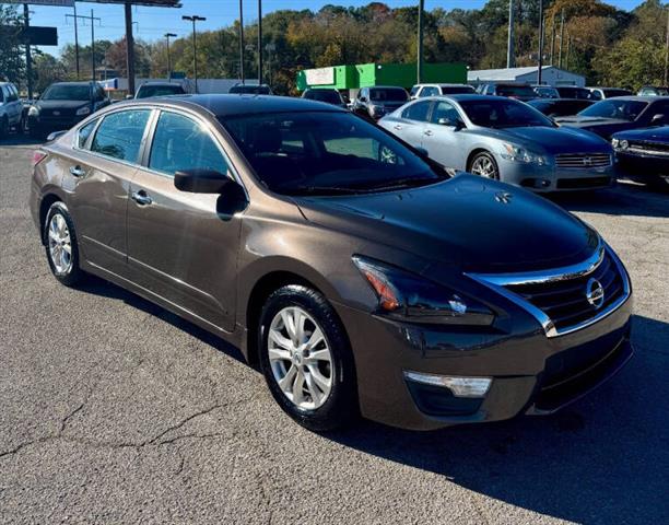 $8900 : 2015 Altima 2.5 S image 2