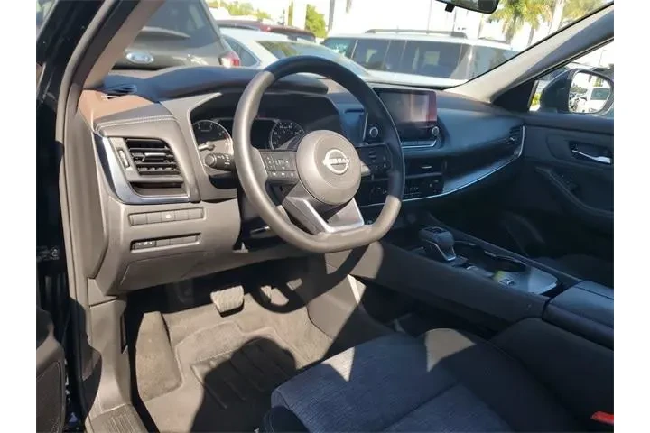 $18490 : Nissan Rogue 2023 SV 4dr Cro image 9