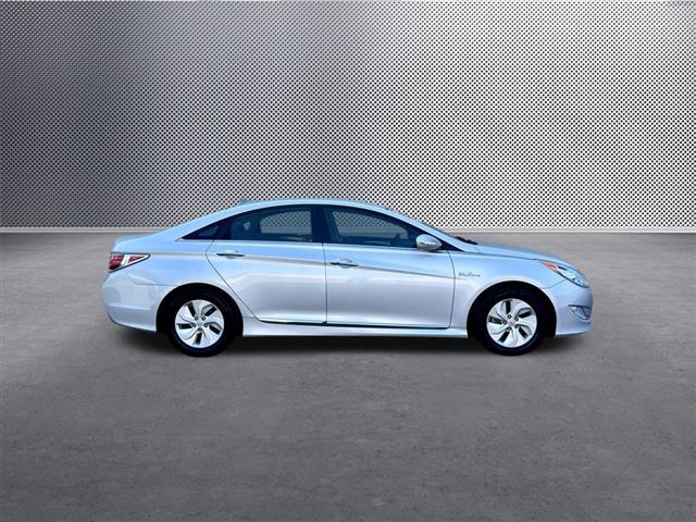 $12165 : 2014 Sonata Hybrid Base image 8