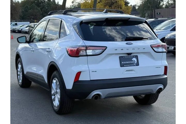 $17985 : 2021 Escape SE image 10