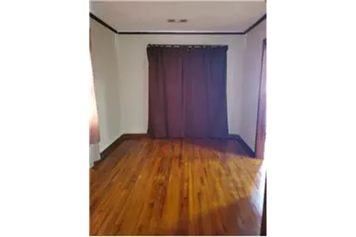 $1600 : Rental property with 3 bedro image 6