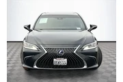 $25500 : Lexus ES 300h 2019 Luxury 4d thumbnail