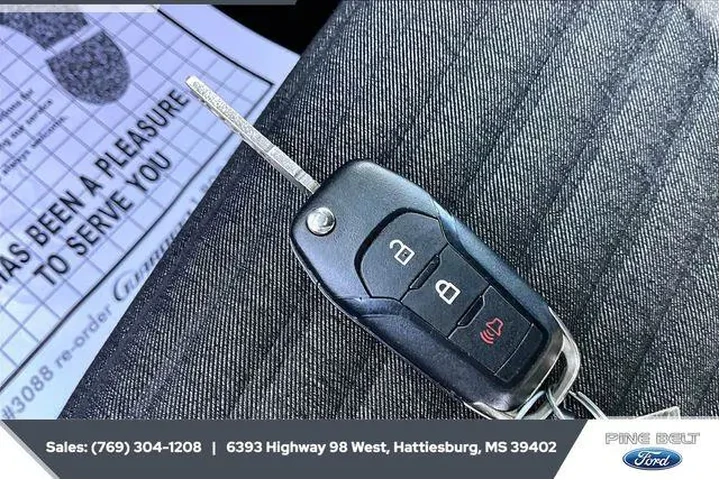 $30825 : Ford F-150 2023 4x4 XL 4dr S image 9