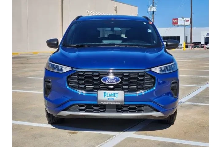 $27730 : Ford Escape 2023 ST-Line 4dr image 2