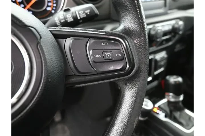 $26115 : Jeep Wrangler Unlimited 2022 image 6