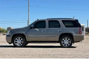 $14877 : GMC Yukon 2012 AWD Denali 4d thumbnail