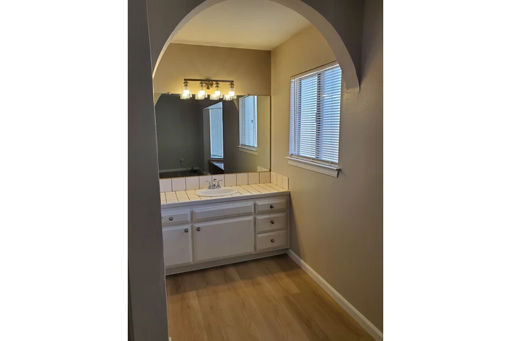 $1975 : Casa en Victorville, Ca. image 5