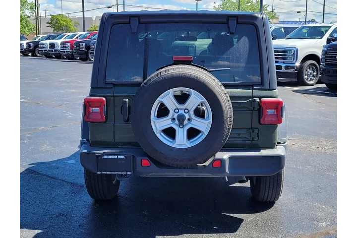 $26476 : Jeep Wrangler 2021 4x4 Sport image 5