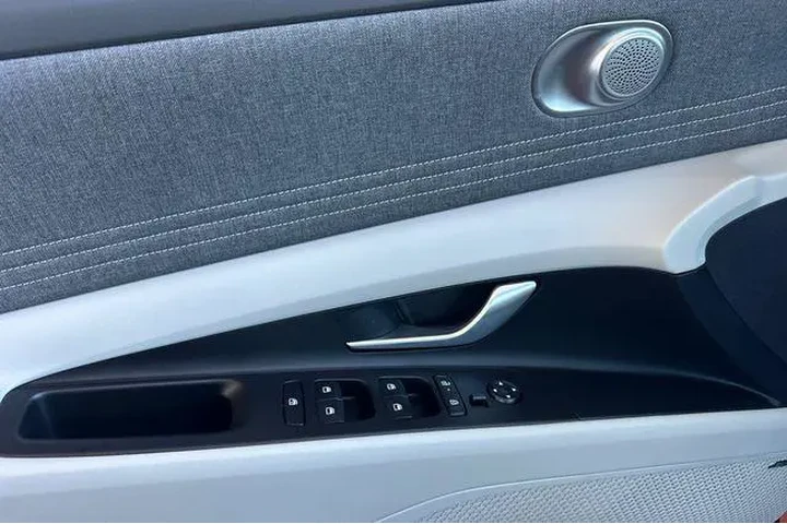 $23790 : Hyundai ELANTRA 2025 Limited image 10