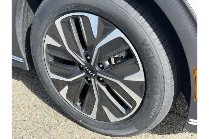 $24492 : Kia EV6 2024 Light 4dr Cross image 5