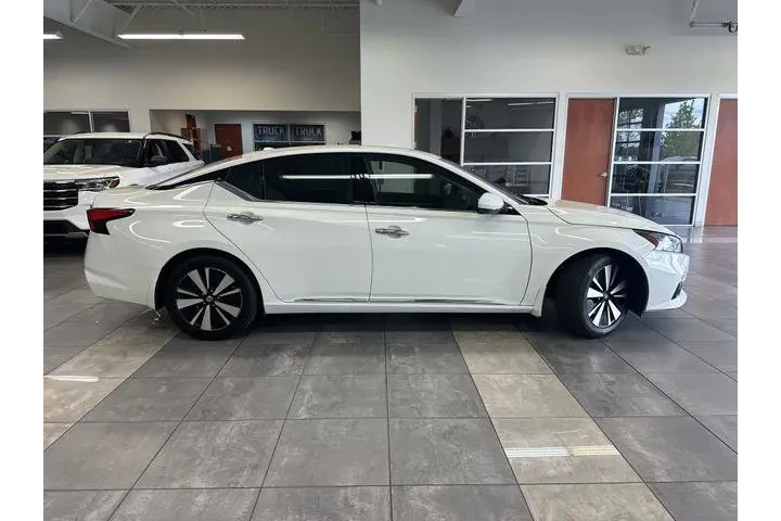 $20500 : Nissan Altima 2021 2.5 SL 4d image 10