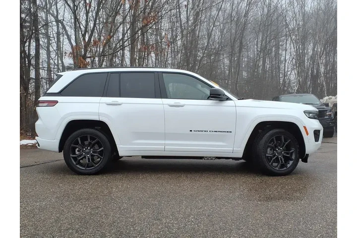$28500 : Jeep Grand Cherokee 2024 4x4 image 2