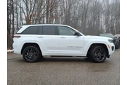 $28500 : Jeep Grand Cherokee 2024 4x4 thumbnail