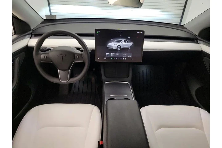 $33998 : Tesla Model Y 2023 AWD Long image 9