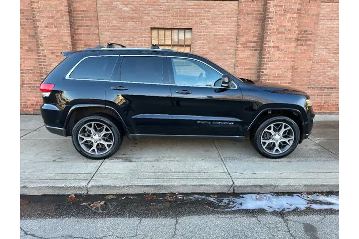 $24000 : 2018 Grand Cherokee Sterling image 8