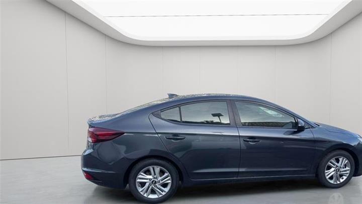 2020 Elantra SEL image 8