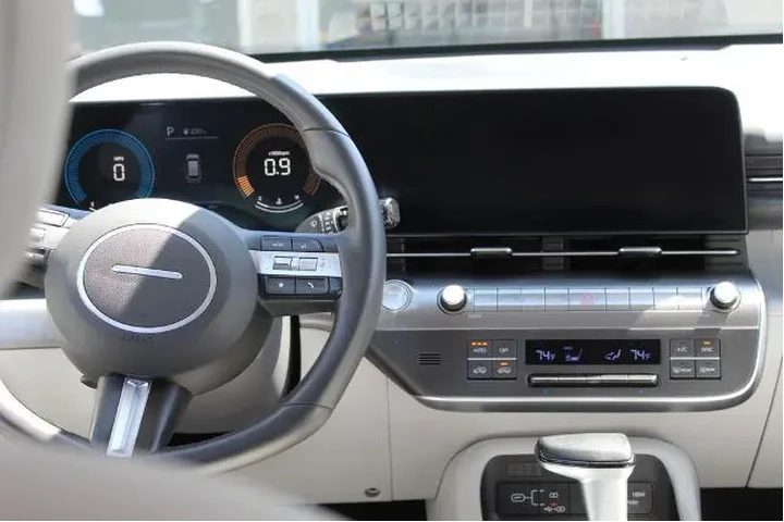 $23998 : Hyundai KONA 2024 AWD SEL 4d image 10