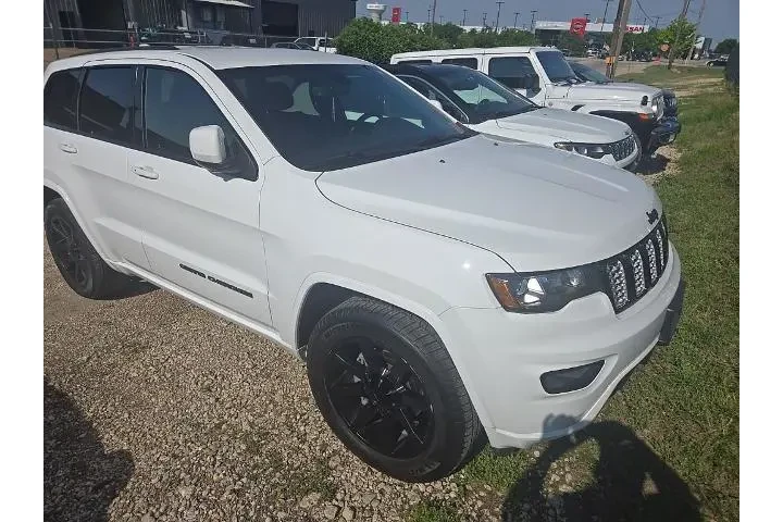 $20822 : Jeep Grand Cherokee 2020 4x2 image 2