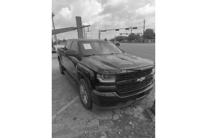 $23995 : 2018 Silverado 1500 image 3