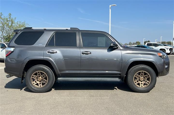 $36100 : 4Runner SR5 Premium image 3