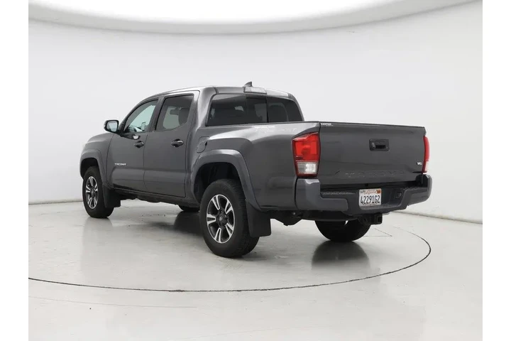 $27998 : Toyota Tacoma 2017 4x2 TRD S image 2
