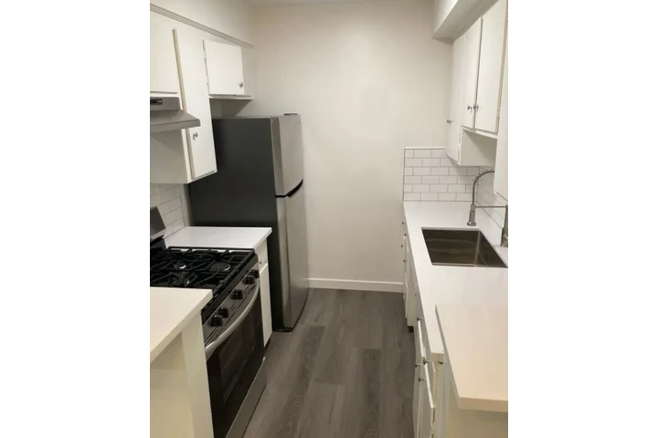 $2000 : 2Bed/2Bath Apt  for rent in LA image 6
