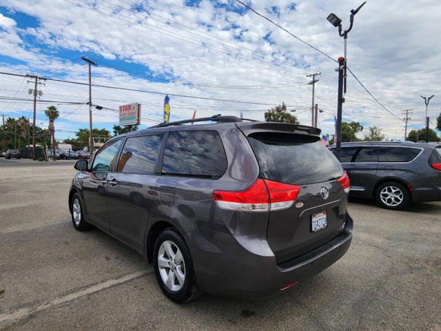 $14599 : 2013 Sienna XLE 7-Passenger image 6