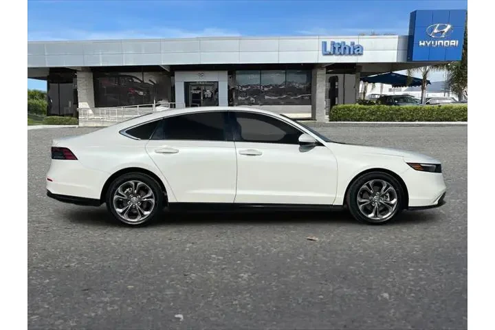 $24699 : Honda Accord 2024 EX 4dr Sed image 9