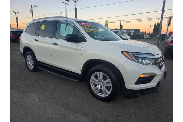 $15999 : 2017 Pilot LX image 3