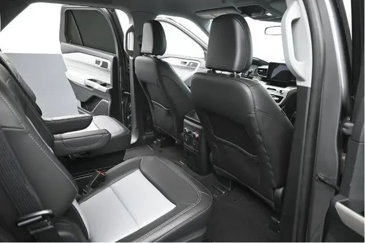 $36087 : Ford Explorer 2024 XLT 4dr S image 10