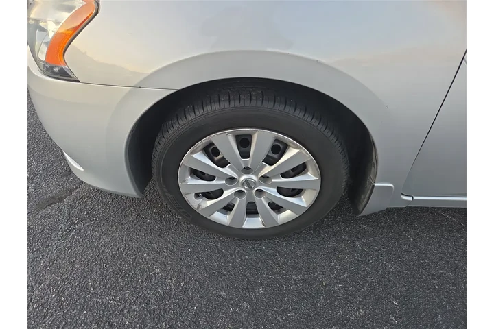 $8995 : 2014 Sentra SV image 9