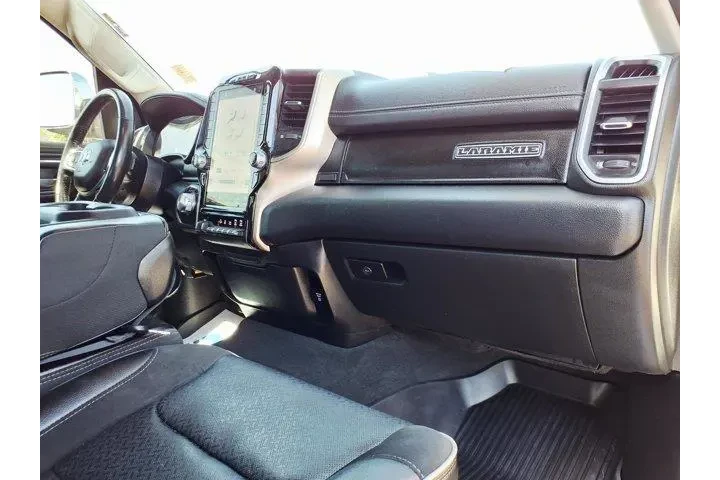 $36529 : Ram 1500 2022 4x4 Laramie 4d image 10
