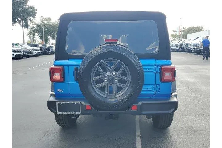 $38776 : Jeep Wrangler 2024 4x4 Sport image 8