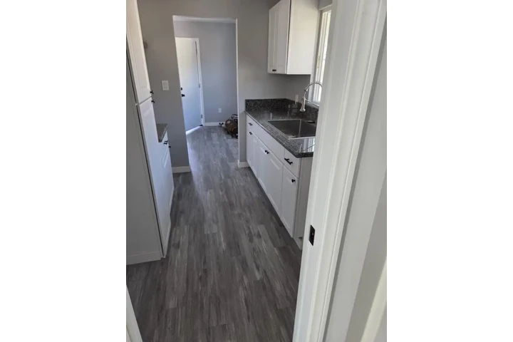 $1100 : Spacious 1BR 1BA $1100 image 10