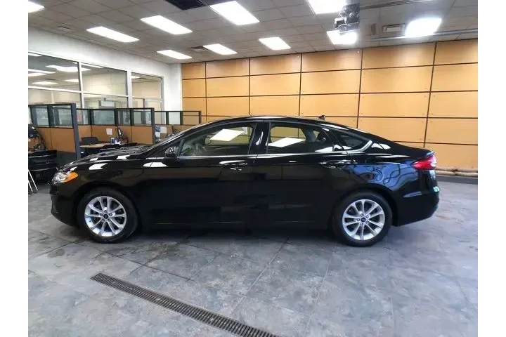 $16697 : Ford Fusion 2020 SE 4dr Seda image 4