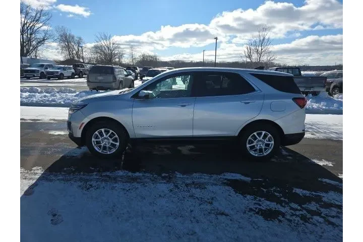 $22000 : Chevrolet Equinox 2022 4x4 L image 4