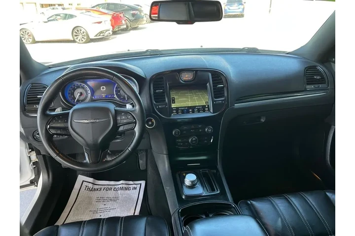 2021 300 S V6 RWD image 9