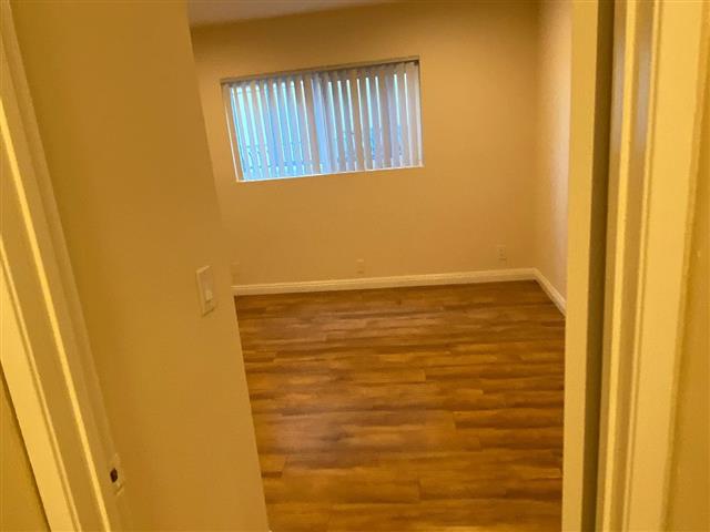 $2025 : Amazing 1 Bed 1 Bathroom image 3